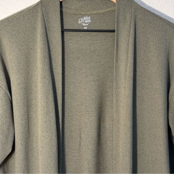 Tickled Teal Olive Knit Cardigan Women’s 1X Open Front longline Pockets. - Picture 3 of 10